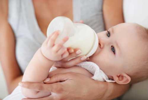Также в точности невозможно отследить состав молока матери, поскольку ежедневно она ест различные продукты и блюда